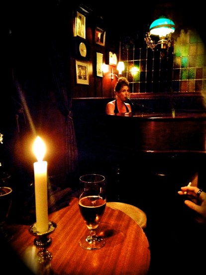 Sarah Nilsson på Café Intime